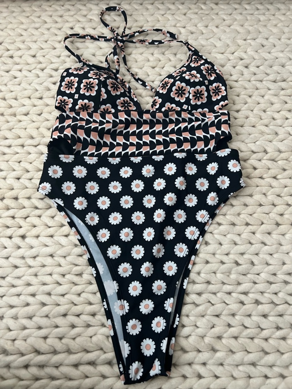 Cupshe Black and White Floral Mix One-Piece Bikini